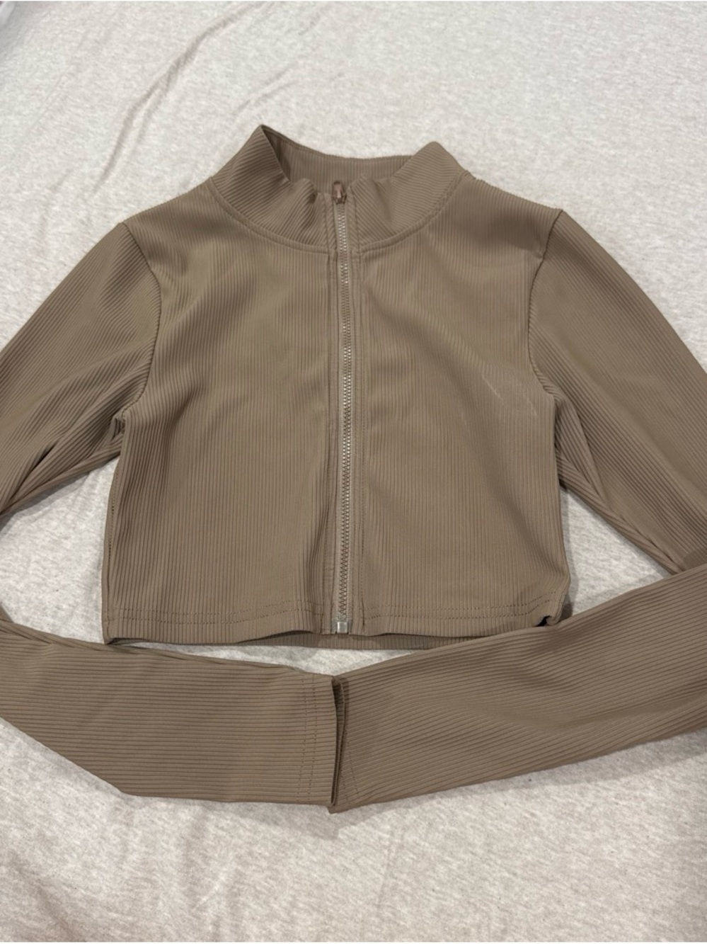 PrettyLittleThing Taupe Ribbed Zip-Up Long Sleeve Crop Top